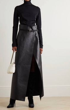 Black Leather Maxi Skirt, Black Leather Maxi Skirt Outfit, Leather Long Skirt Outfit, Maxi Skirt Street Style, Long Leather Skirt Outfit, Maxi Leather Skirt, Leather Long Skirt, Leather Maxi Dress, Givenchy Belt