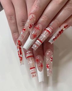 December Long Nails, Peppermint Nails Design, Peppermint Christmas Nails, Candy Cane Acrylic Nails, Peppermint Nail Art, Candy Cane Nails Acrylic, Red And White Nails Christmas, Christmas Nails With Charms