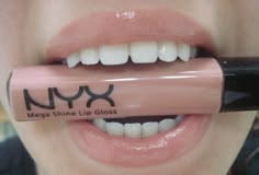 Shine Lip Gloss, Nude Lip Gloss, Nyx Lip, Smink Inspiration, Nude Lip, Perfect Makeup, Nyx Cosmetics, Light Skin, Love Makeup