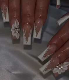 Nail Inspo White Design, Brown Rhinestone Nails, Quince Nails Simple, Simple Acrylic Nails Designs, White Pretty Nails, Coffin Nail Ideas Simple, Cute Coffin Nail Ideas, Acrylic Nails French Tip With Design, Cute White Nails Designs