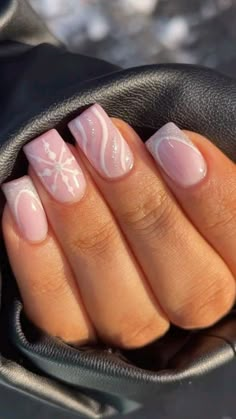 Short Nails Ideas Holiday, Cute Nail Ideas For New Years, Medium Nails Christmas, Cute Xmas Nails Short, Pink French Tip Nails With Snowflake, Biab Nail Design Pink, Soft Girl Christmas Nails, Pink Nails Christmas Short, Builder Gel Nails Christmas