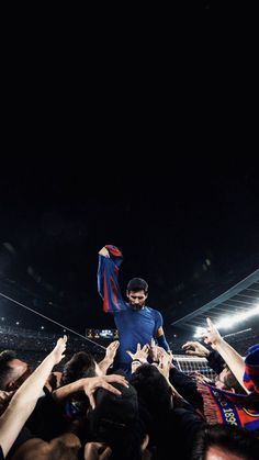 Messi wallpapers messi is goat messi vs paris messi 2017 messi celebration messi whit fans Messi Vs Ronaldo