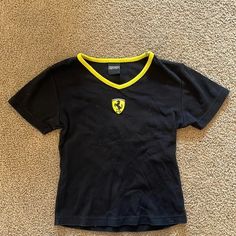 Bougie Clothes, Ferrari Top, F1 Girl, Bougie Outfits, Vintage F1, Statement Fashion Pieces, Sport Fits, Ferrari Black, Race Outfit