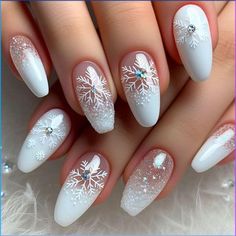 Trendy Christmas Nails 2024 Short, 2025 Christmas Nails, French Tip Christmas Nail Designs, White Nails With Silver Snowflakes, Snowflakes Nail Design, Pearl Nail Art Designs, Winter Nail Art Short Nails, Snowy Winter Nails, Icy Christmas Nails