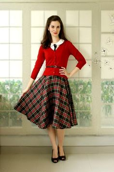 Red Cardigan Outfit, Outfit Retro, Cardigan Outfit, Red Cardigan, Church Outfits, Fashion Gallery, Cardigan Fashion, Plaid Skirt, Plaid Skirts