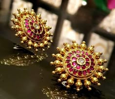 Gold Studs Earrings Indian Antiques, Ear Studs Indian Gold, Earrings 2022, Big Stud Earrings, Temple Jewellery Earrings, Temple Jewelry Necklace, Antique Gold Earrings, Gold Jhumka, Womens Silver Jewelry