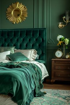 Hunter Green Bedrooms, Emerald Green Bedroom, Seafoam Green Bedroom, Light Green Bedrooms, Green Bedroom Design, Green Accent Walls, Sage Green Bedroom