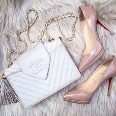 How gorgeous is this #Chanel bag?! Comment down below if you would wear it!  #luxurybag #luxurylife #luxurystyle Louboutin Pigalle, Grunge Style, Glamour Fashion, Beautiful Shoes, Keds