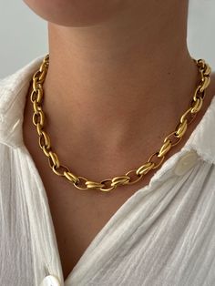 16in gold antiqued gold necklace Thrift List, Vintage Gold Necklace, Trend Jewelry, Woven Chain, Jewelry Trends, Vintage Gold, Antique Gold, Chain Necklace, Gold Necklace