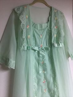 Vintage SHADOWLINE DBL LYR Chiffon Bridal Boudoir Nightgown Peignoir Robe Set M | eBay Rococo Nightgown, Green Sheer Sleepwear, 1940s Nightgown, Wedding Nightgown, Thrift Board, Nightgown And Robe, Bridal Nightgown, Soft Green Color, Peignoir Sets