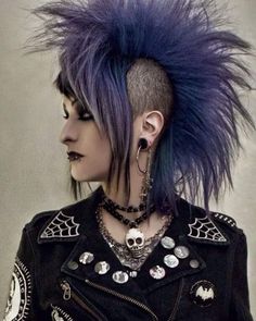 Purple Mohawk, Spiderweb Embroidery, Chicas Punk Rock, Blue Raven, Drag Make-up, Goth Hair, Mohawks, Rock Girl