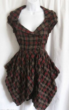 Plaid vintage look Victorian Bustle, 50s Pin Up, Steampunk Victorian, Mcqueen Fashion, Tartan Dress, Diy Couture, Clothes Ideas, Bustiers