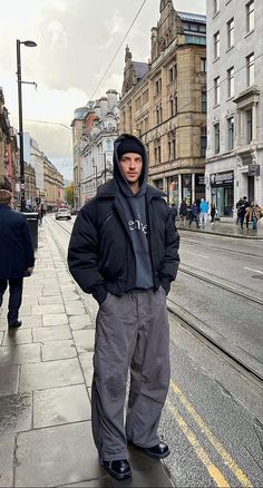 this is just in case we need a vision for the winter aspect. Winter Fashion Men 2024, Very Cold Winter Outfits Men, Men Street Style Winter, Boyfriend Look Outfits Men, Men’s Street Style Winter 2024, Tall Guy Fits, Men Fashion 2024 Winter, Boyfriend Style Men, Mens Elevated Casual Outfits