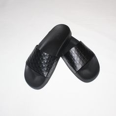 Balmain Calypso Black Leather Slides Color: Black Eu 39/ Us 6/ Uk 5 Embossed Logo Monogram Open Toe Contoured Footbed Slip On Style Light Weight Leather Upper Rubber Sole Made In Italy Msrp $375 Measurement: Insole 9.75"/Outsole 10"/Width 3.75" Classic Black Slides With Rubber Sole, Classic Black Slides With Textured Footbed, Leather Slides With Textured Sole And Round Toe, Designer Leather Slides With Textured Footbed, Black Leather Sole Slip-on Sandals, Leather Slides With Textured Sole, Black Synthetic Slides With Leather Footbed, Classic Black Slides With Leather Lining, Classic Black Slides With Flat Heel