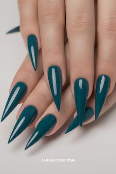 35+ Dark Teal Nail Ideas | Sarah Scoop