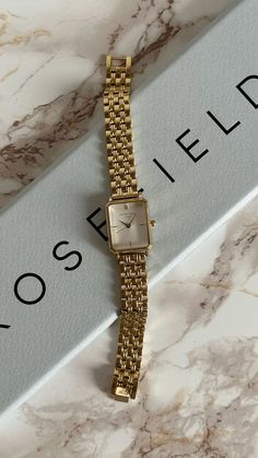 Gold Minimalist Watch, Vintage Watches Women Classy, Watch Aesthetic Vintage, Watch Women's Classy, Gold Vintage Watch, Pretty Watches