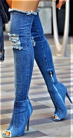 Boot Cut Outfit, Denim On Denim Looks, High Boots Outfit, Cute Shoes Heels, Denim Diy, Stylish Boots, Denim Shoes, Fashion Heels