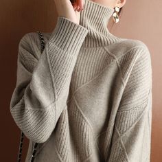 Chique Outfit, Sweater Streetwear, Cashmere Sweater Women, Ladies Turtleneck Sweaters, Winter Cardigan, Wool Turtleneck, Womens Turtleneck, Cashmere Turtleneck, Knitted Top