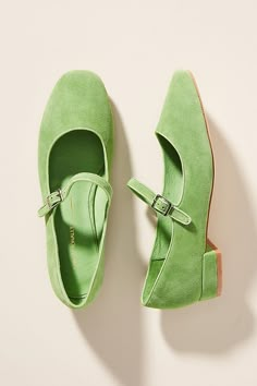 Intentionally Blank, 사진 촬영 포즈, Cute Flats, Shoe Inspo, Barefoot Shoes, Mary Jane Flats, Green Shoes, Pretty Shoes, Dream Shoes