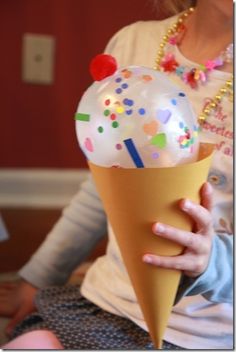 Ice cream birthday party game: catch the balloon in the "cone." Ice Cream Party Games, Preschool January, Ice Cream Balloons, Dream Classroom, Shopkins Party, Crafts Holiday, Preschool Craft, Ice Cream Birthday Party, Ice Cream Theme