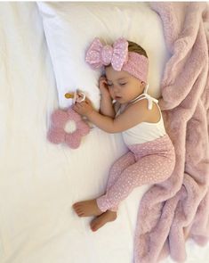 Baby Hospital Photos, Mini Outfits, I Want A Baby, Mini Outfit, Baby Hospital, 6 Month Baby, Baby Newborn