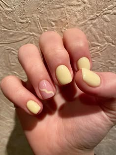 Nail Art Gel Polish Simple, Minimalistic Nail Art Short Nails, Powder Polish Nails, Pretty Nails For Summer Short Square, Nail Art Inspo For Short Nails, Short Nail Manicure Ideas Simple, Simple Nail Art On Short Nails, Cute Easy Gel Nail Designs, Nail Art For Short Nails Aesthetic