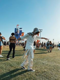 Lollapalooza Outfit, Rave Outfits Men, Camp Flog Gnaw, Festival Outfits Men, Festival Inspo, Rock In Rio, Corbyn Besson, Coachella Outfit