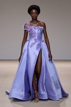 Michael Cinco Couture, Dubai Fashion Week, Michael Cinco, Haute Couture Details, Fashion Show Dresses, Purple Dresses, Pastel Fashion, Beautiful Prom Dresses, Couture Details