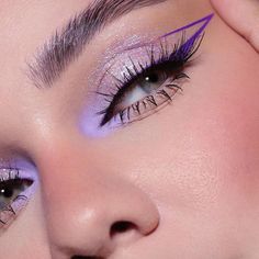 Water Proof * Cry Proof* Long Lasting The Pencil Glides On Like Smooth Butter ! Limited Edition! Purple Eyeshadow Looks, Make Up Designs, Drag Make-up, Prom Eye Makeup, Purple Eye Makeup, Eye Makeup Pictures, Purple Makeup