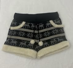 Fluffy Pj Pants, Grunge Loungewear, Douyin Fashion, Gothic Shorts, Lounge Outfits, Bratz Inspired Outfits, Winter Shorts