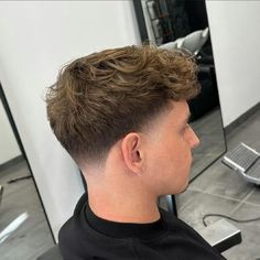 A smooth taper fade on the sides and back with a textured top for contrast.Use a texturizing product like a matte paste to add definition and volume.Textured Crop with Tapered Sides:A short crop with heavy texture on top, paired with tapered sides for a clean finish.Ideal for a modern, edgy look.Tapered Pompadour with Texture:A classic pompadour with added texture for a more relaxed, contemporary feel.Use a medium-hold, shine-enhancing pomade.#TaperFade#TexturedHair#MensHairstyles#ModernCuts#HairInspo#MensGrooming Taper Fade Textured Top, Taper Haircut Men, Taper Fade Short Hair, Low Taper Fade Haircut, Low Taper, Edgars Haircut, Modern Short Hairstyles