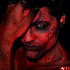 Najświeższe informacje ze świata gwiazd, mody, urody, fryzur. Dzięki artykułom Styl.fm wiesz wszystko przed innymi! Bądź na fali. Devil Makeup Halloween, Amazing Halloween Makeup, Halloween Makeup Tutorial