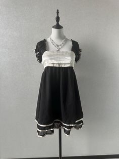 -Preloved, in great condition -Pit to pit: 38cm, length:72cm -Best fits uk6-8 harajuku female jfashion #gyaru#Y2K #summer Gyaru Clothes, Gyaru Y2k, Agejo Gyaru, Liz Lisa, Y2k Summer, White Mini Dress, Dress Clothes For Women, Favorite Outfit, Harajuku