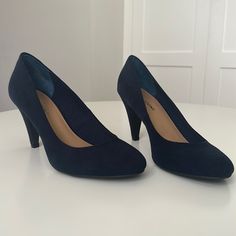 Brand New !! In The Box Navy Blue Close Toe Heels 3 1/2 Inch Heels Blue Wedge Heels, Navy Blue Wedges, Navy Blue Heels, Navy Heels, Navy Flats, Closed Toe Heels, Sun Stone, Blue Heels, 2 Inch Heels