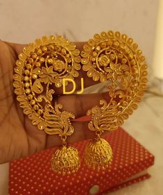 Gold Earcuffs Earrings Indian, Bengali Bride Jewelry, Kaner Dul, Bride Jewelry Gold, Denim Hacks, Punjabi Jewellery, Gold Jewelry Prom