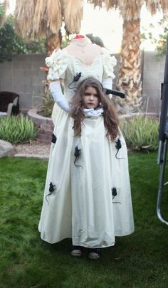 Girls Scary Halloween Costumes, Scary Girl Halloween Costumes, Headless Costume, Shadow Costume, Creepy Halloween Costumes, Spooky Halloween Costumes, Party City Costumes, Scary Kids, Halloween Costumes To Make