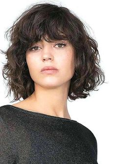 Short Thick Wavy Hair, Short Wavy Hairstyles For Women, Modern Short Hairstyles, Wavy Bob Hairstyles, Natural Wavy Hair, Haircuts For Wavy Hair, Short Wavy Hair, Curly Hair With Bangs