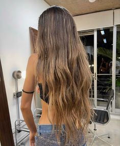 Dark Brown Hair With Light Brown Balayage, Tini Hairstyles, Light Brunette Hair, Baylage Hair, Brown Hair Inspiration, Brunette Hair With Highlights, Hair Color Light Brown, Brunette Balayage Hair