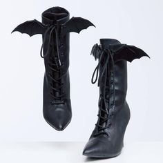 PLEASE READ THE FULL PRODUCT DESCRIPTION! These 3D printed bat wings are the perfect accessory for your footwear of choice, for spooky times or all year round! Having worn these around town for an event or two, I never once found them to be troublesome, but they have definitely started a conversation or two! They are designed to easily be laced up on top of your footwear's normal lacing.  Each listing is for two (2) pairs of wings. (4 wings total). The Bat Wings are roughly 4"x2" each. (Referenc Dark Costumes, Ribbon Flats, Cosplay Boots, Boot Print, Shoe Insoles, Boot Accessories, Black Glitter, Bat Wings, Shoes Trainers