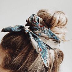 Sanggul Modern, Hair Scarf Styles, Head Scarf Styles, Bow Hairstyle, Beach Hairstyles, Penteado Cabelo Curto, Bandana Hairstyles, Hairstyles Medium, 가을 패션