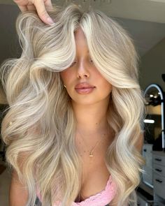 Blonde Homecoming Hairstyles, Bombshell Blonde Hair, Pretty Long Blonde Hair, Full Highlights Blonde, Blonde Bombshell Hair, Money Blonde, Full Blonde, Hair Trends 2024, Butter Blonde