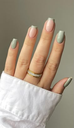 Short Gel Nails Neutral Colors, French Tip And Solid Nails Combo, August Manicure, Structured Gel Manicure, Simple Gel Nails, Casual Nails, Work Nails, Cute Gel Nails