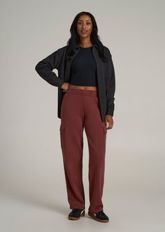 Lounge with Style A Cargo Fleece for the Tall Trendsetter Get ready to redefine comfort with our Mid Rise Cargo Fleece Women's Tall Sweatpants, perfect for tall ladies who crave a blend of style and functionality. Whether you're chilling at home or out on an adventure, these oversized fleece pants come with an adjustable hem and packed with pockets to deliver both warmth and practicality.• Oversized fit for ultimate comfort• Adjustable hem for different looks• Double cargo pockets for all your e Athleisure Summer, Scrubs Dress, Cozy Sleepwear, Fleece Sweatpants, Womens Sweatpants, Sports Blazer, Summer Lookbook, Long Sleeve Tee Shirts, Fleece Pants