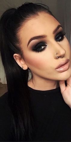 ♡ ; Pinterest : @ XOkikiiii Dark Makeup Looks, Black Smokey, Black Smokey Eye, Makeup Guide, Black Makeup, Make Up Looks, Smokey Eye Makeup