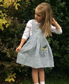 Childs Pinafore Dress Pattern Free, Girls Pinafore Dress Pattern, Girls Dress Tutorial, Pinafore Sewing Pattern, Girls Pinafore Dress, Girls Pinafore, Sewing Patterns Girls