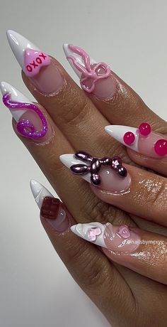 Kawaii Y2k Nails, Dramatic Halloween Nails, Nail Competition Ideas, Almond Junk Nails, Tattoo Nails Designs, Y2k Junk Nails, 3 D Nail Art Design, Spiral Nails Design, Street Style Nails