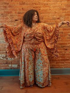 Curvy Boho Fashion, Modern Bohemian Outfits, Plus Size 70s Fashion, Hippie Outfits 70s, Style Palazzo Pants, 70s Fashion Women, Plus Boho, 2025 Style, Wedding Pants