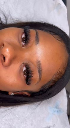 Wispy Volume Lash Extensions Black Women, Lash Extensions For Small Almond Eyes, Lash Sets Black Women, Lashes Black Women, Lash Extensions Styles Black Women, Different Lash Extension Styles, Volume Lash Sets, Hybrid Lash Extensions