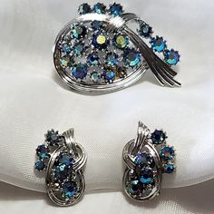 Vtg Coro Silvertone Aurora Borealis Blue Rhinestone Clusters Brooch Earrings Set... Beautiful Vintage! Excellent Condition! Coro Jewelry, Blue Rhinestones, Aurora Borealis, Earrings Set, Blue And Silver, Earring Set, Brooches, Aurora, Silver Tone