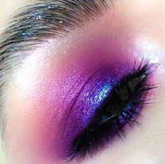 Maquillage Goth, Glitter Brows, Eye Makeup Glitter, Foundation Swatches, Purple Eye Makeup, Purple Makeup, Purple Eyeshadow, Colorful Eye Makeup